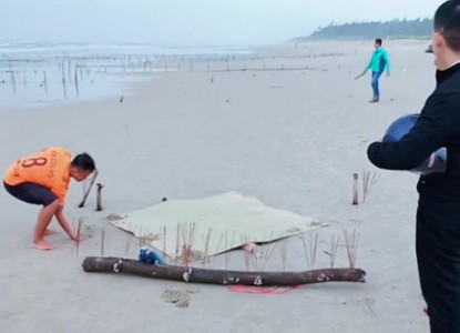 Thi thể nữ giới không đầu dạt vào bờ biển Quảng Nam có thể từ 2 tháng trước