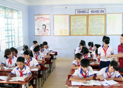 Tăng 30% học phí, nhiều người dân ở Quảng Nam lo lắng