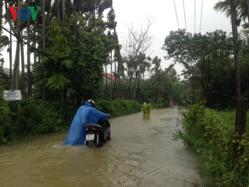 Cập nhật: Các thủy điện Quảng Nam đồng loạt xả lũ, hạ du nước lên nhanh