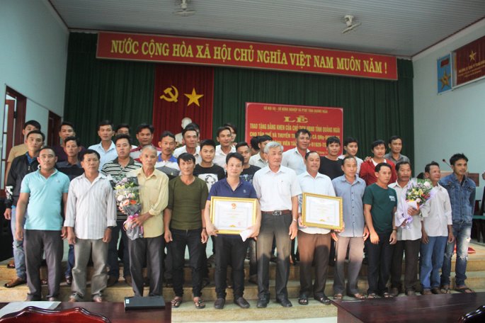 Khen thưởng tàu cá cứu 41 ngư dân Quảng Nam gặp nạn ở Trường Sa