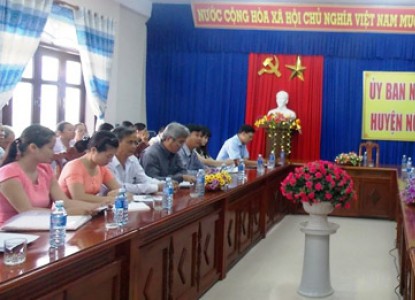 Quang cảnh buổi làm việc giám sát của UB MTTQ tỉnh với UBND huyện Nông Sơn.