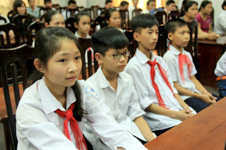 Học bổng “Niềm tin Việt” nâng bước học sinh nghèo