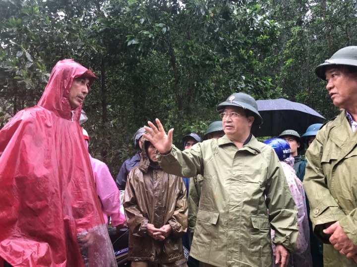 Phó Thủ tướng Trịnh Đình Dũng chỉ đạo khắc phục hậu quả mưu lũ tại huyện Bắc Trà My - tỉnh Quảng Nam