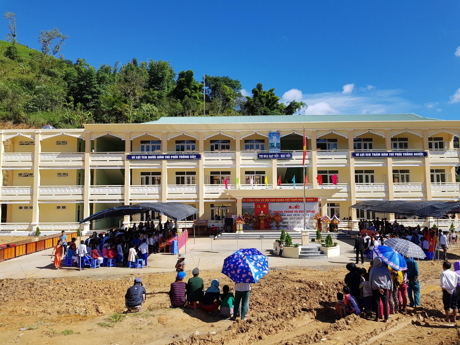 Ngôi trường mới THPT Võ Chí Công cho học sinh 4 xã biên giới Tây Giang, Quảng Nam.